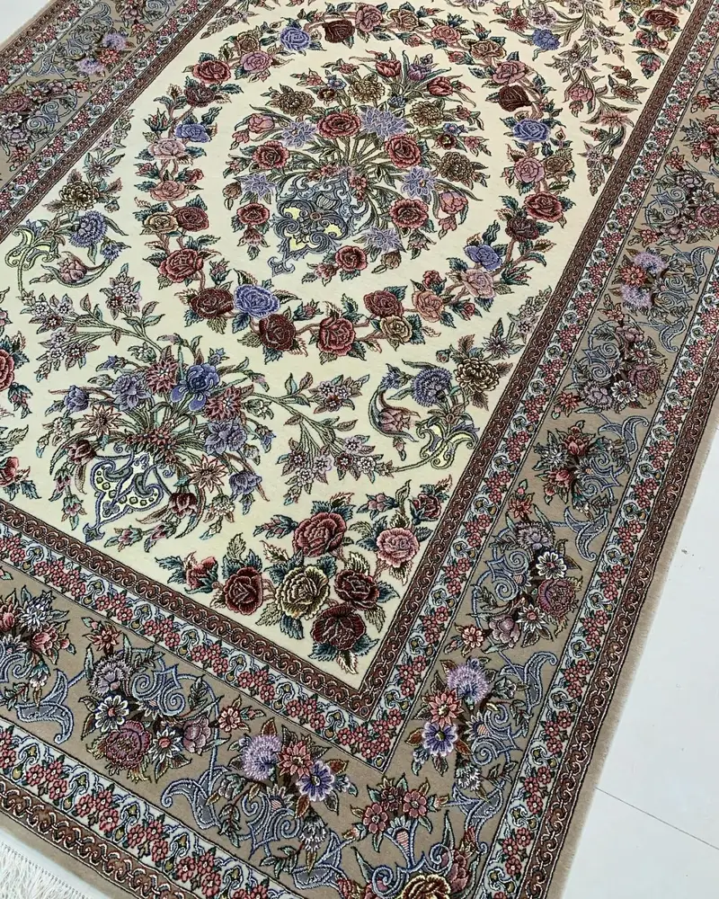 Isfahan Persian Handmade Carpet — Ivory Rose Garland — 160 × 240 cm, PRR-IS-018