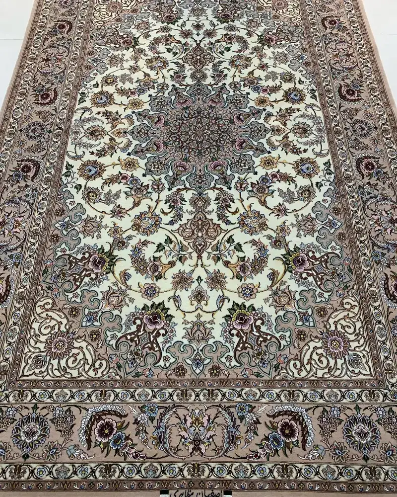 Isfahan Persian Handmade Carpet — Cream Silver Floral Medallion — 160 × 240 cm, PRR-IS-022