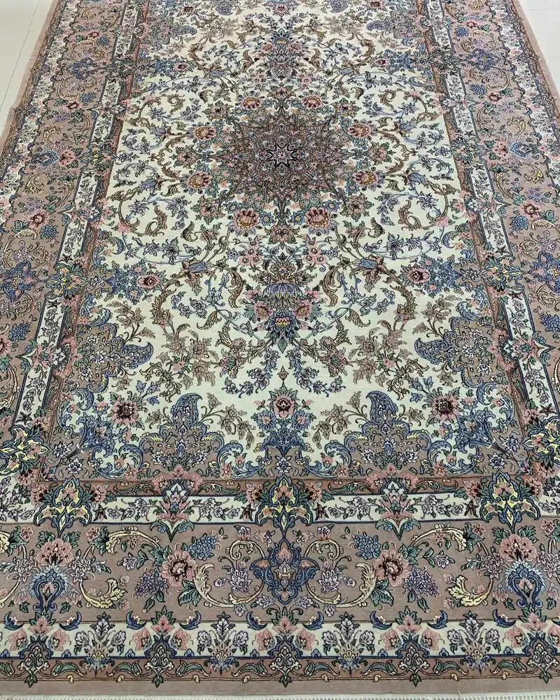 Isfahan Persian Handmade Carpet — Ivory Blush Arabesque Medallion — 200 × 300 cm, PRR-IS-061