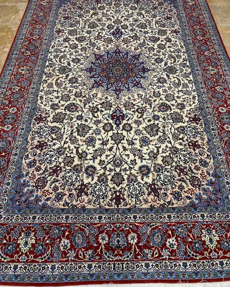 Isfahan Persian Handmade Carpet — Ivory Burgundy Floral Medallion — 200 × 300 cm, PRR-IS-077