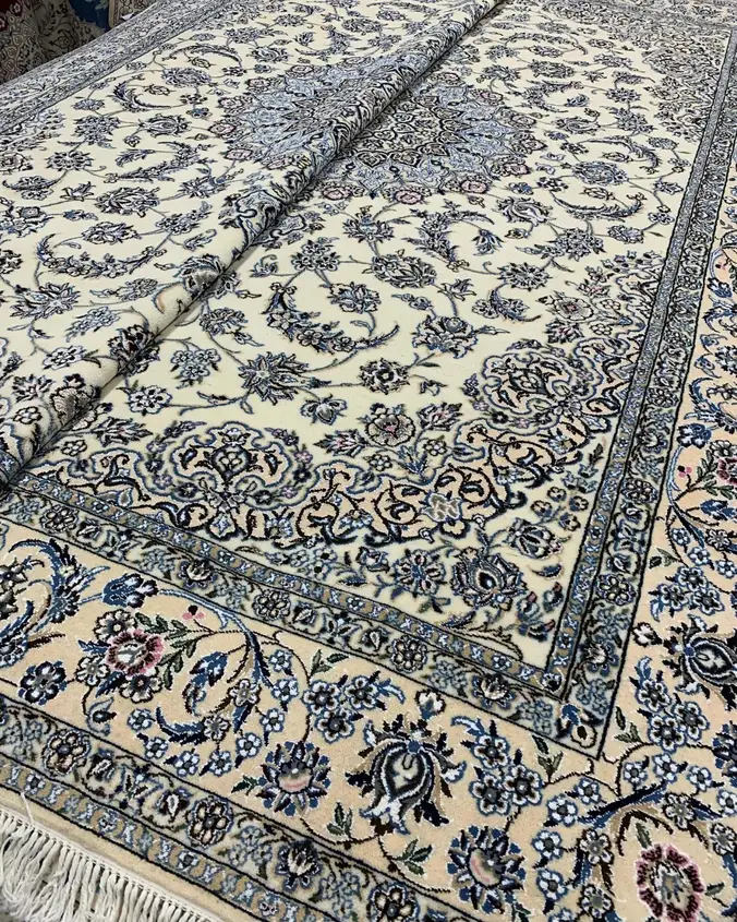 Naein Persian Handmade Carpet — Classic Naein Ivory Floral Medallion — 130 × 300 cm, PRR-NN-030
