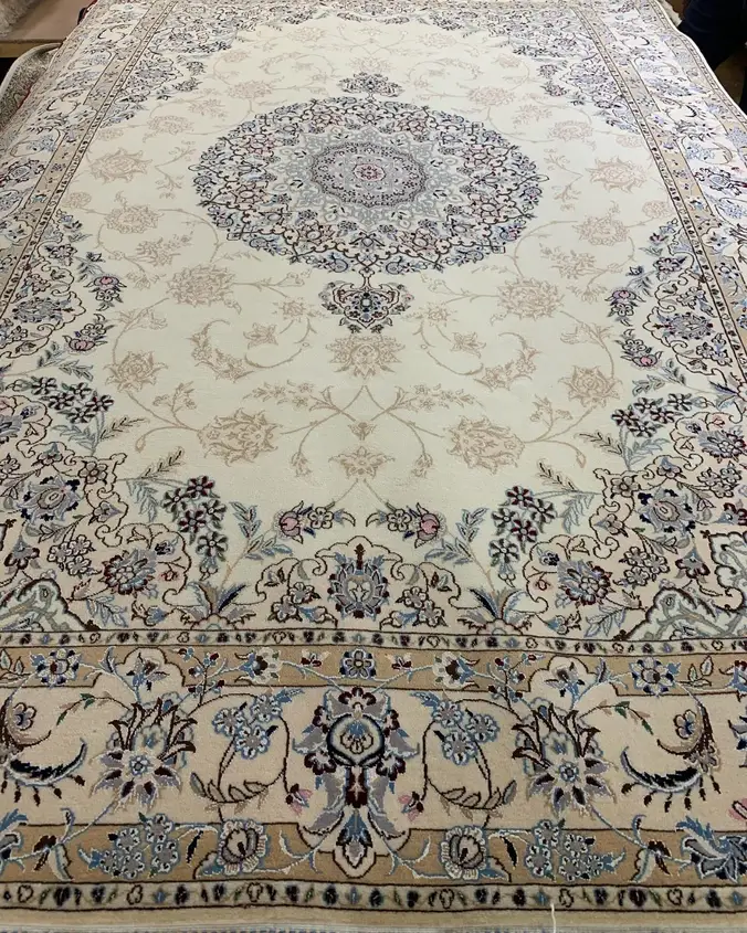 Naein Persian Handmade Carpet — Pale Ivory Floral Medallion — 150 × 230 cm, PRR-NN-035