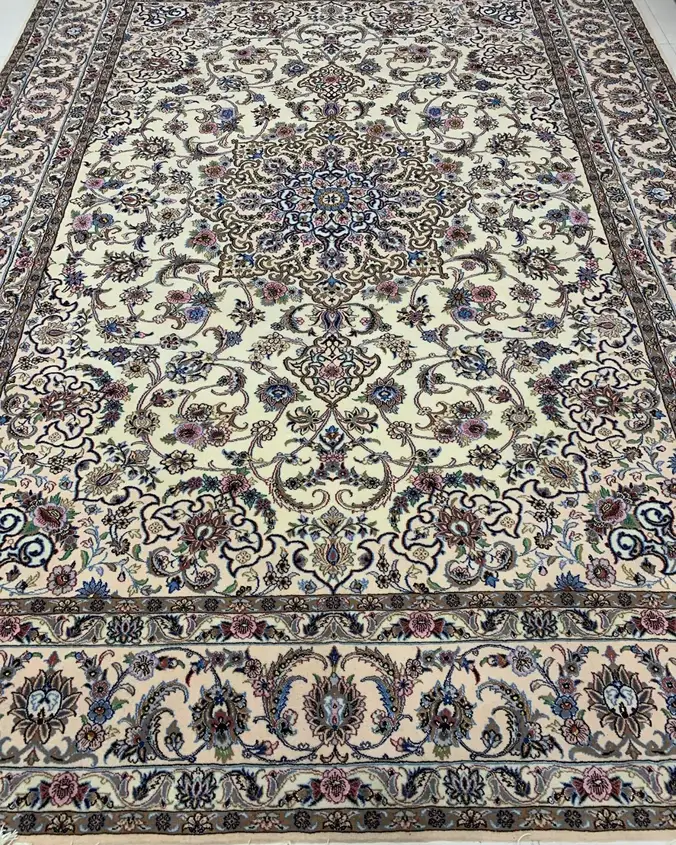 Naein Persian Handmade Carpet — Ivory Two-Tone Rosette Medallion — 250 × 350 cm, PRR-NN-038